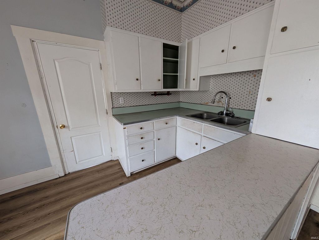 Photo of 1001 E Locust Street, Vincennes, IN 47591 (MLS # 202541675)