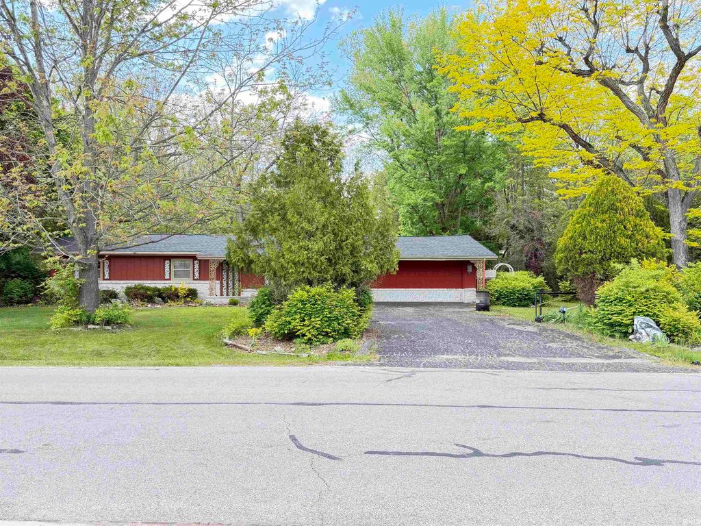 Photo of 16519 T Tarn Trail, Fort Wayne, IN 46845 (MLS # 202619752)
