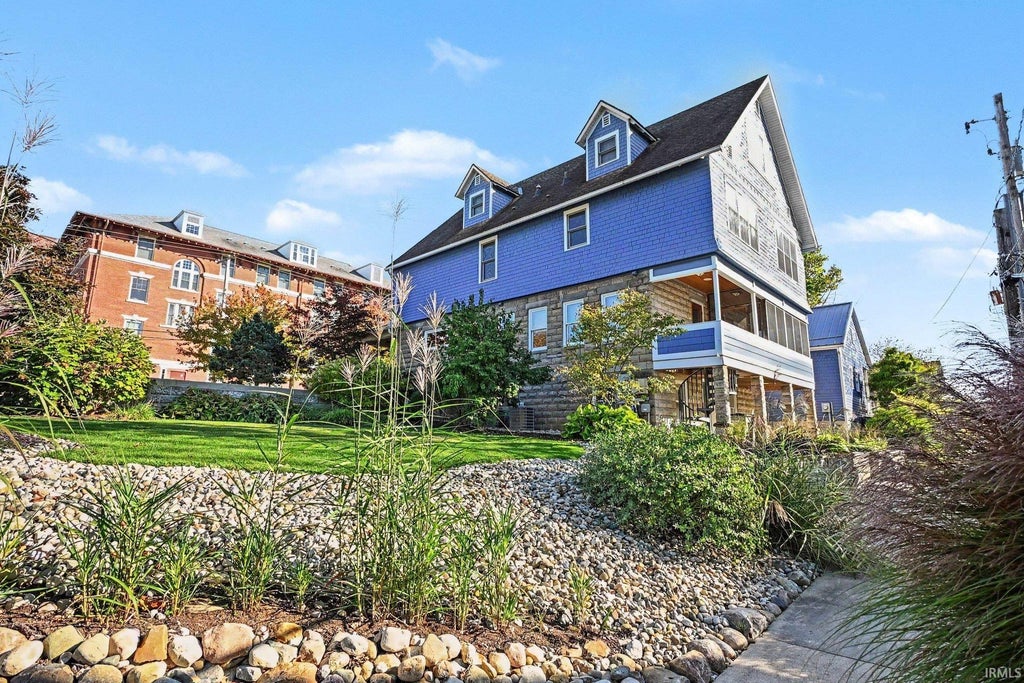 Photo of 806 &amp; 808 Chestnut Street, Winona Lake, IN 46590 (MLS # 202644202)