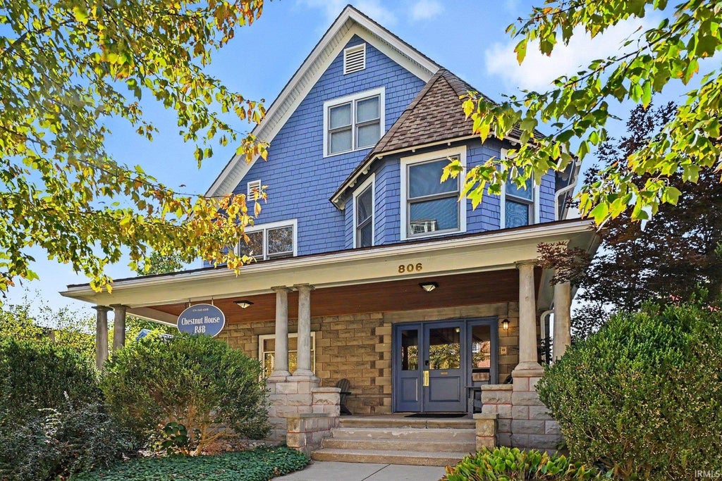Photo of 806 &amp; 808 Chestnut Street, Winona Lake, IN 46590 (MLS # 202644202)