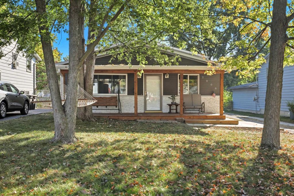 Photo of 2808 NORDHOLME Avenue, Fort Wayne, IN 46805 (MLS # 202605414)