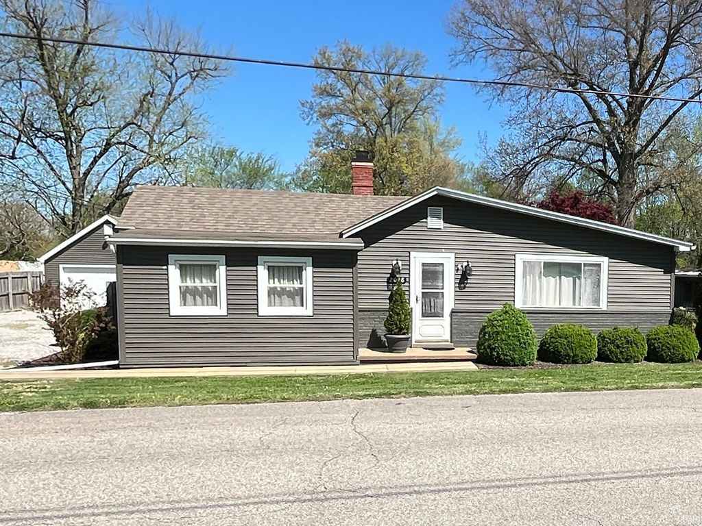 Photo of 2028 Culverson Avenue, Evansville, IN 47714 (MLS # 202611687)