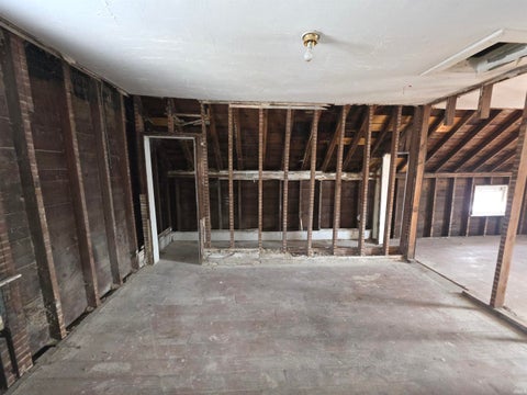 Tiny photo for 121 E Dayton Street, South Bend, IN 46613 (MLS # 202637977)