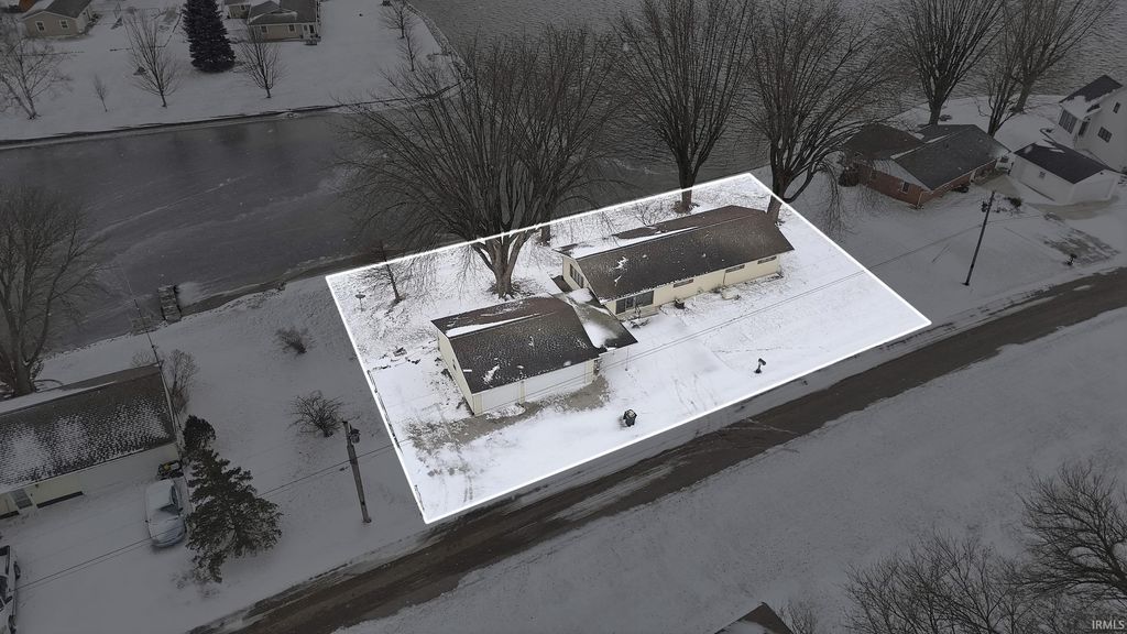 Photo of 0690 E 635 S - Dallas Lake., Wolcottville, IN 46795 (MLS # 202602097)