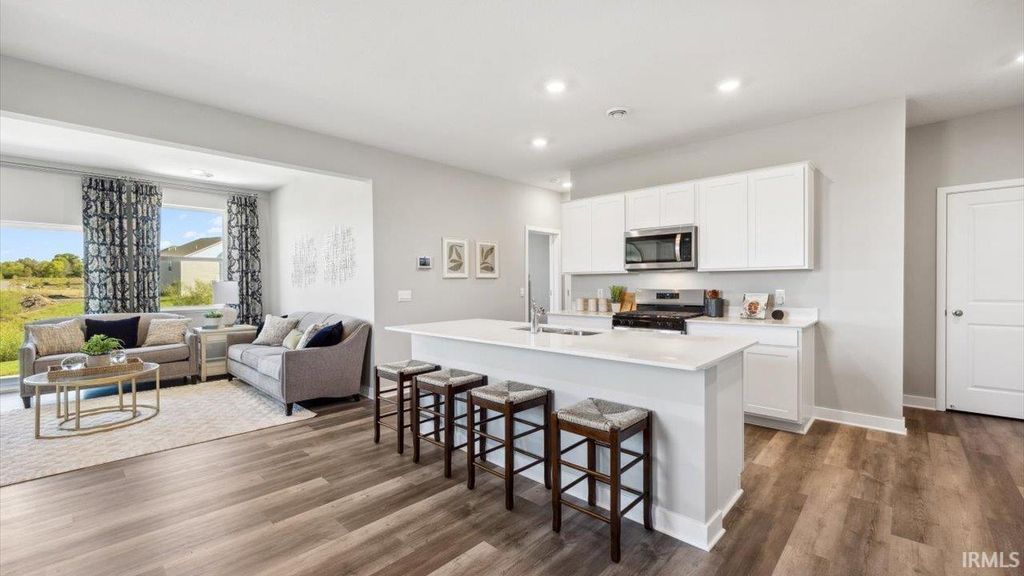 Photo of 1007 Stuckey Pointe Pass, Fort Wayne, IN 46818 (MLS # 202546522)