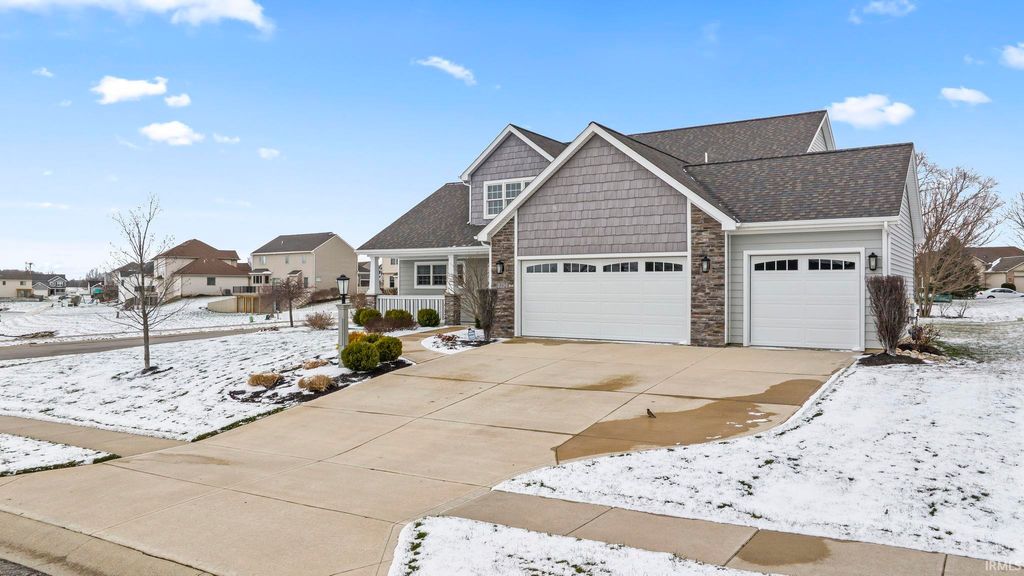 Photo of 932 Clairborne Drive, Fort Wayne, IN 46818 (MLS # 202608947)