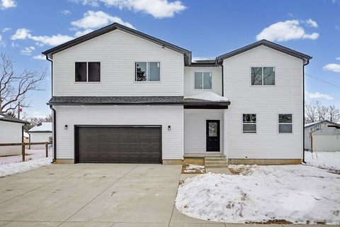 Photo of 318 W First Street, Mulberry, IN 46058 (MLS # 202603871)