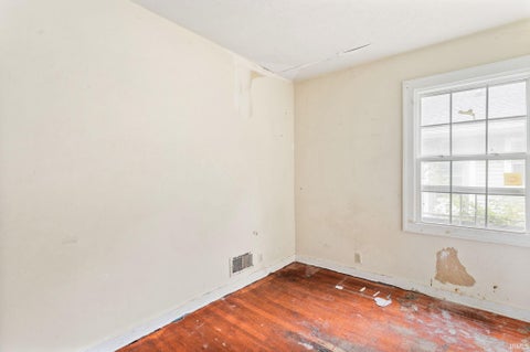 Tiny photo for 1509 McPherson Street, South Bend, IN 46613 (MLS # 202638864)
