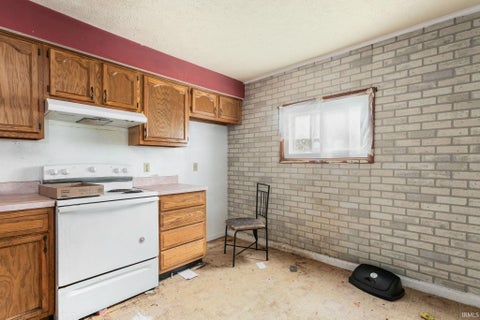 Tiny photo for 1509 McPherson Street, South Bend, IN 46613 (MLS # 202638864)