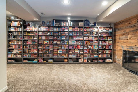 Tiny photo for 2807 S St Remy Circle, Bloomington, IN 47401 (MLS # 202643582)