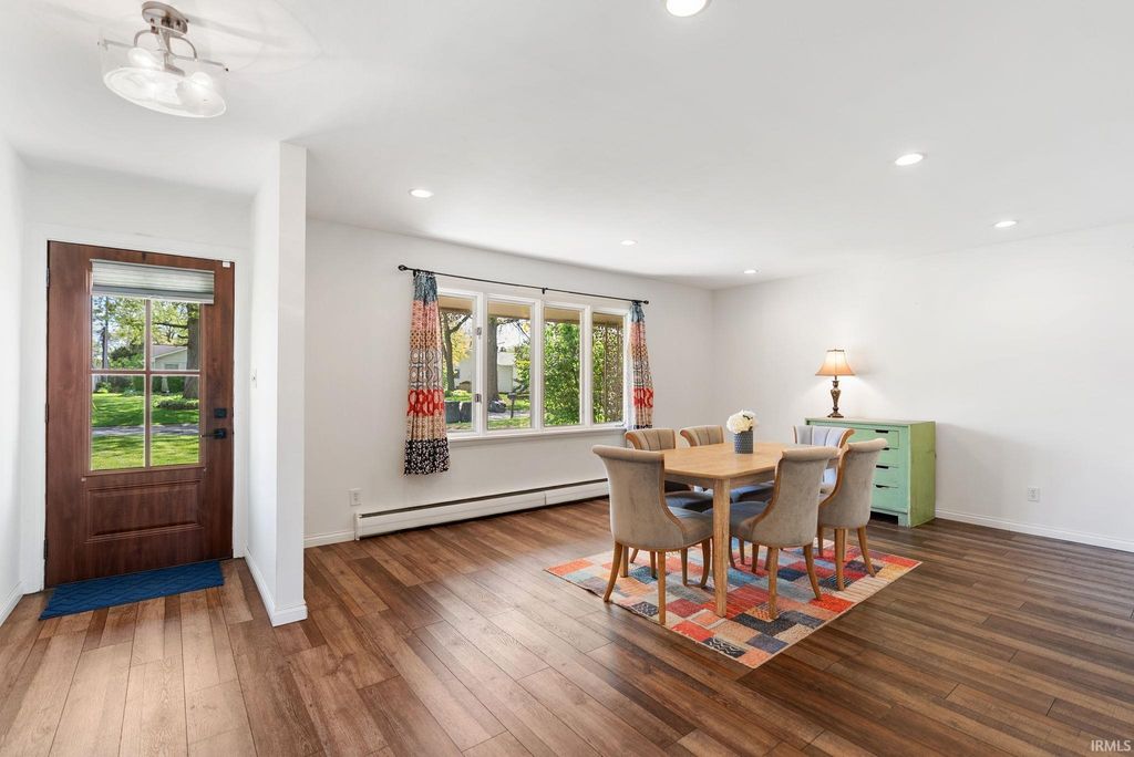 Photo of 3711 Bobolink Crossover Drive, Fort Wayne, IN 46815 (MLS # 202616921)