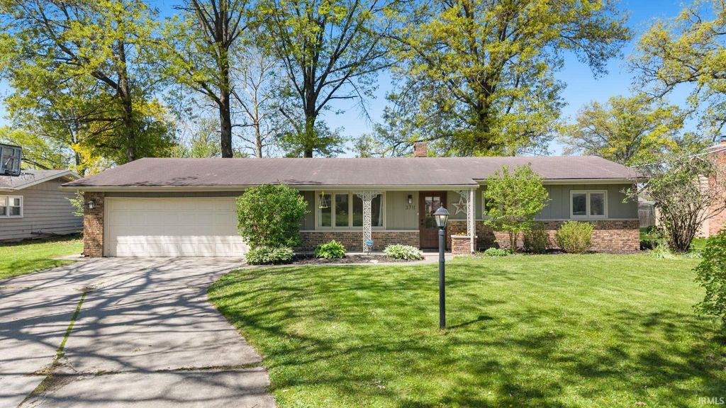 Photo of 3711 Bobolink Crossover Drive, Fort Wayne, IN 46815 (MLS # 202616921)