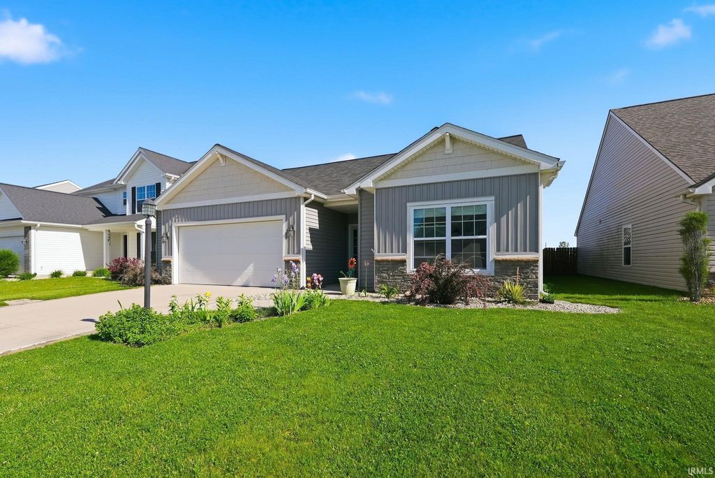 Photo of 12894 Page Hill Court, Fort Wayne, IN 46818 (MLS # 202619693)