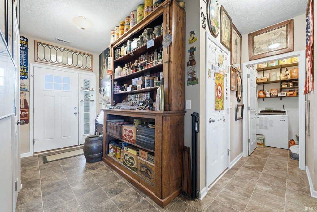 Photo of 12894 Page Hill Court, Fort Wayne, IN 46818 (MLS # 202619693)