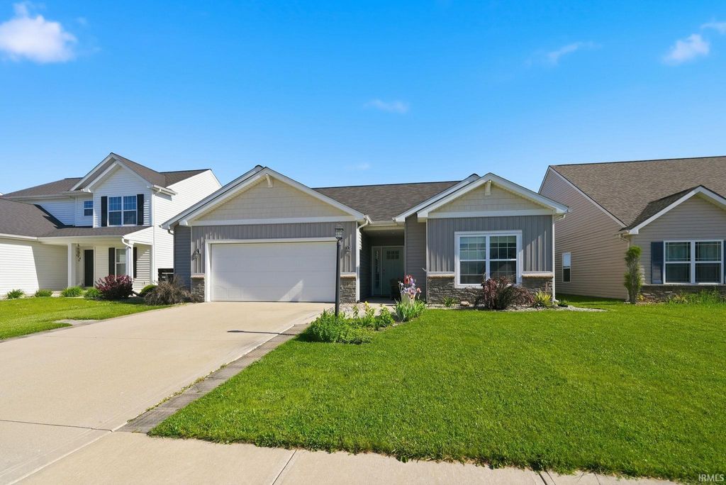 Photo of 12894 Page Hill Court, Fort Wayne, IN 46818 (MLS # 202619693)