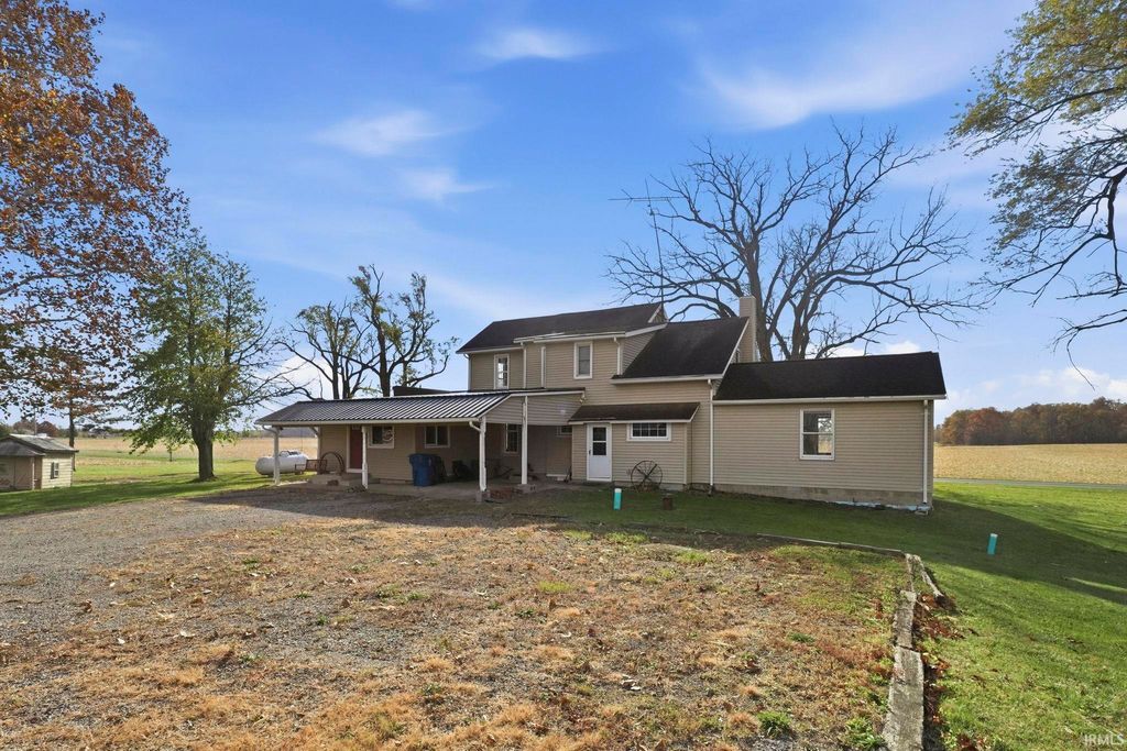 Photo of 4752 W 900, Huntington, IN 46750 (MLS # 202544986)