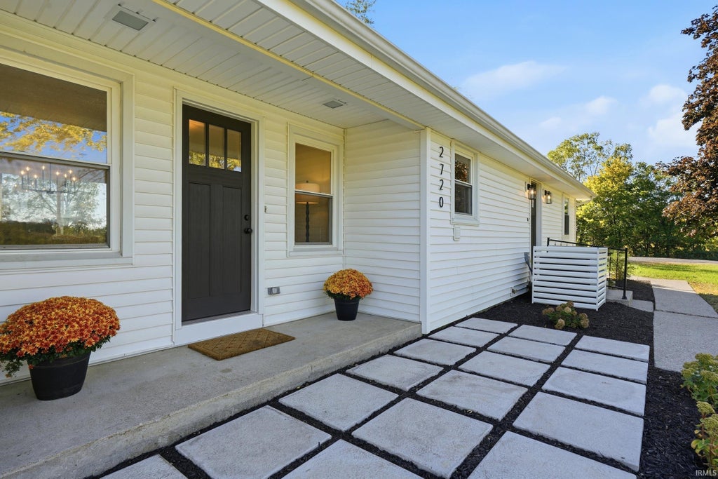 Photo of 2720 E 500 Road, Columbia City, IN 46725 (MLS # 202641443)