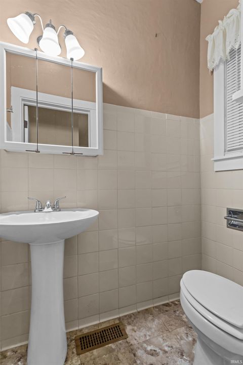 Tiny photo for 1007 S Michigan Street, Burlington, IN 46915 (MLS # 202602583)