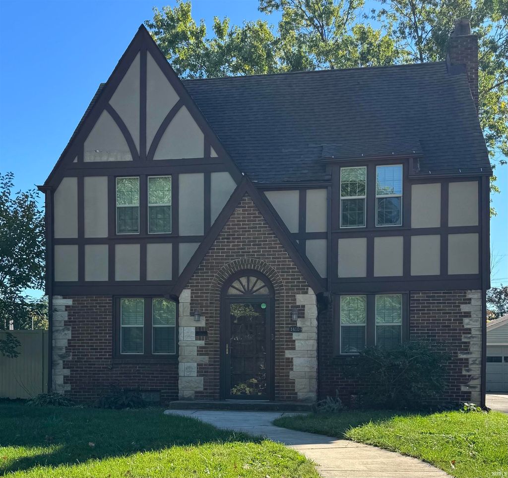 Photo of 1410 Chester Street, South Bend, IN 46615 (MLS # 202541233)
