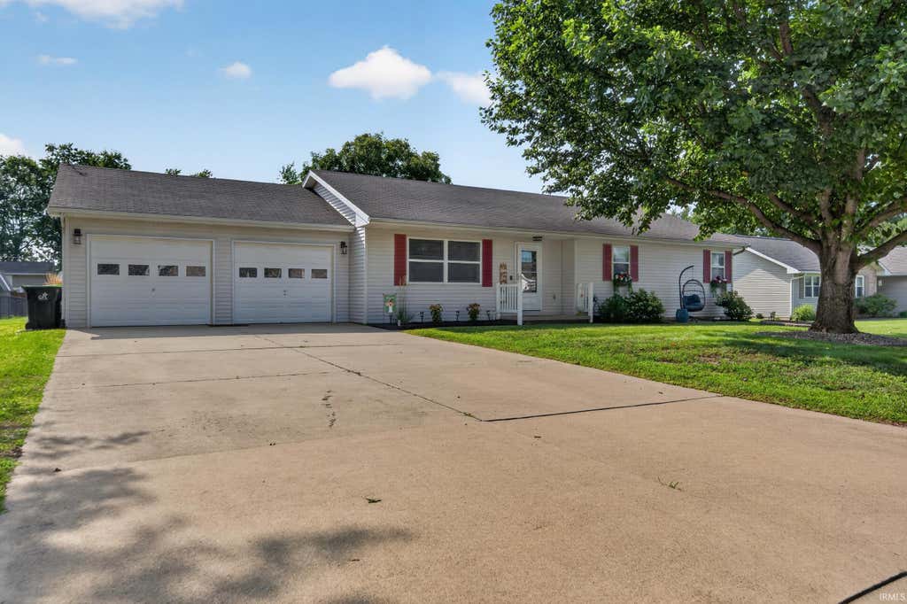 Photo of 205 Georgian Lane, Logansport, IN 46947 (MLS # 202632379)