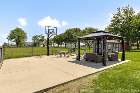 Tiny photo for 411 Maryland Street, Parker City, IN 47368 (MLS # 202622530)