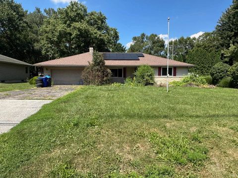 Photo of 2626 W Sycamore Rd, Kokomo, IN 46901 (MLS # 202532562)