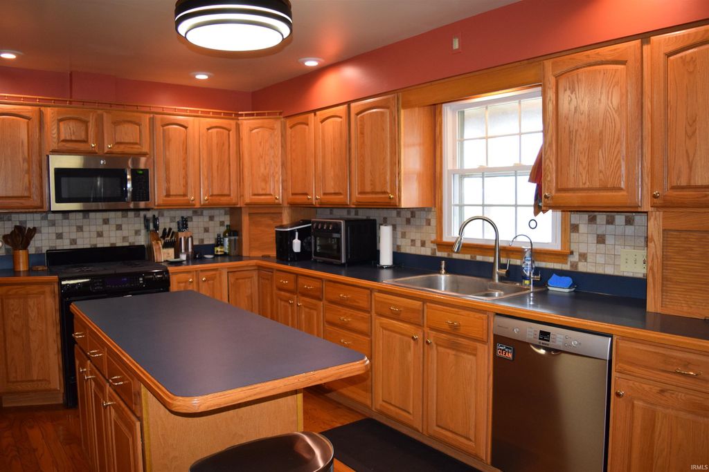 Photo of 3965 N Caborn Road, Mount Vernon, IN 47620 (MLS # 202607606)