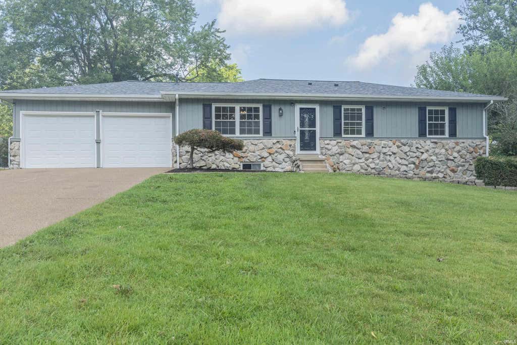 Photo of 711 Carole Place, Newburgh, IN 47630 (MLS # 202630525)