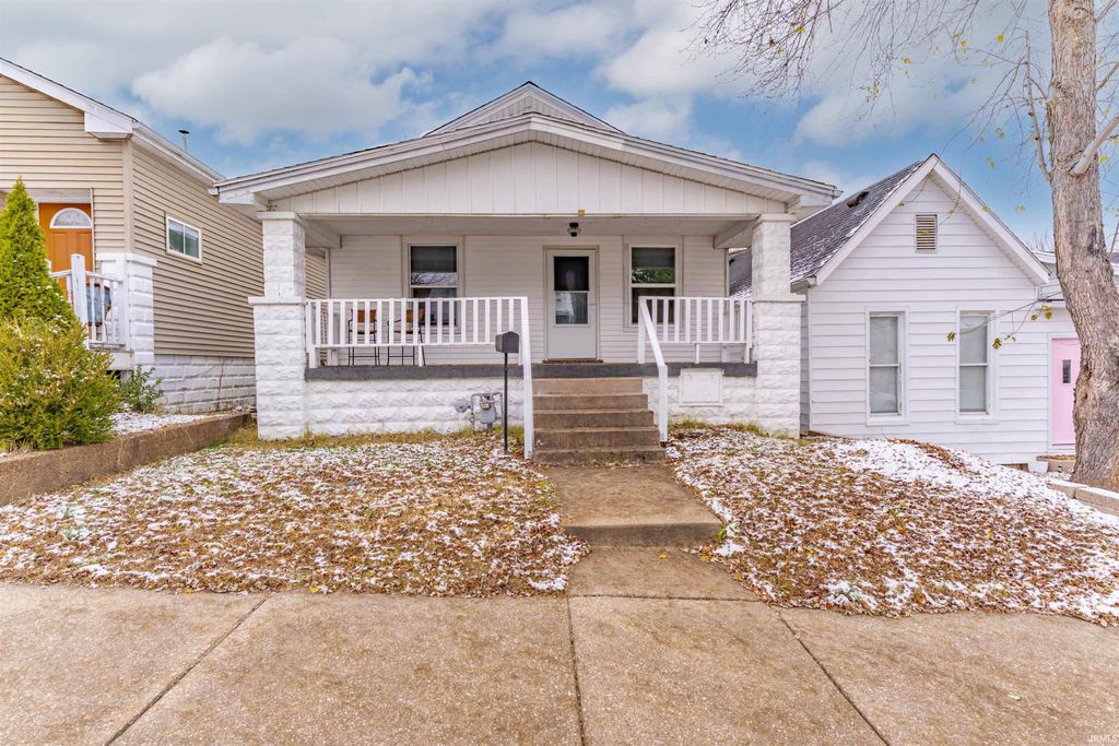 Photo of 2617 Edgewood Drive, Evansville, IN 47712 (MLS # 202548220)