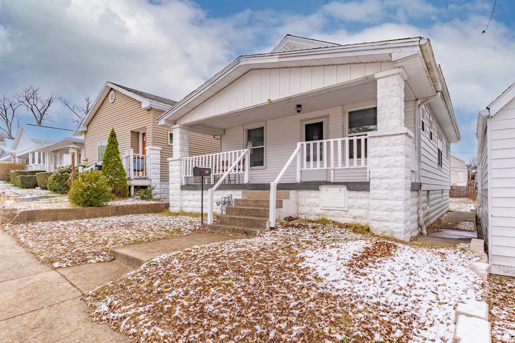 Photo of 2617 Edgewood Drive, Evansville, IN 47712 (MLS # 202548220)