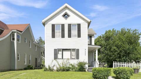 Photo of 2924 Weisser Park Avenue, Fort Wayne, IN 46806 (MLS # 202628028)
