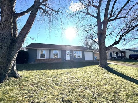 Photo of 616 E South F Street, Gas City, IN 46933 (MLS # 202547542)