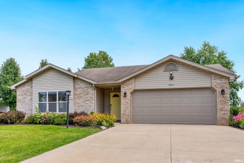 Photo of 1844 N Vicky Lane, Warsaw, IN 46582 (MLS # 202635258)