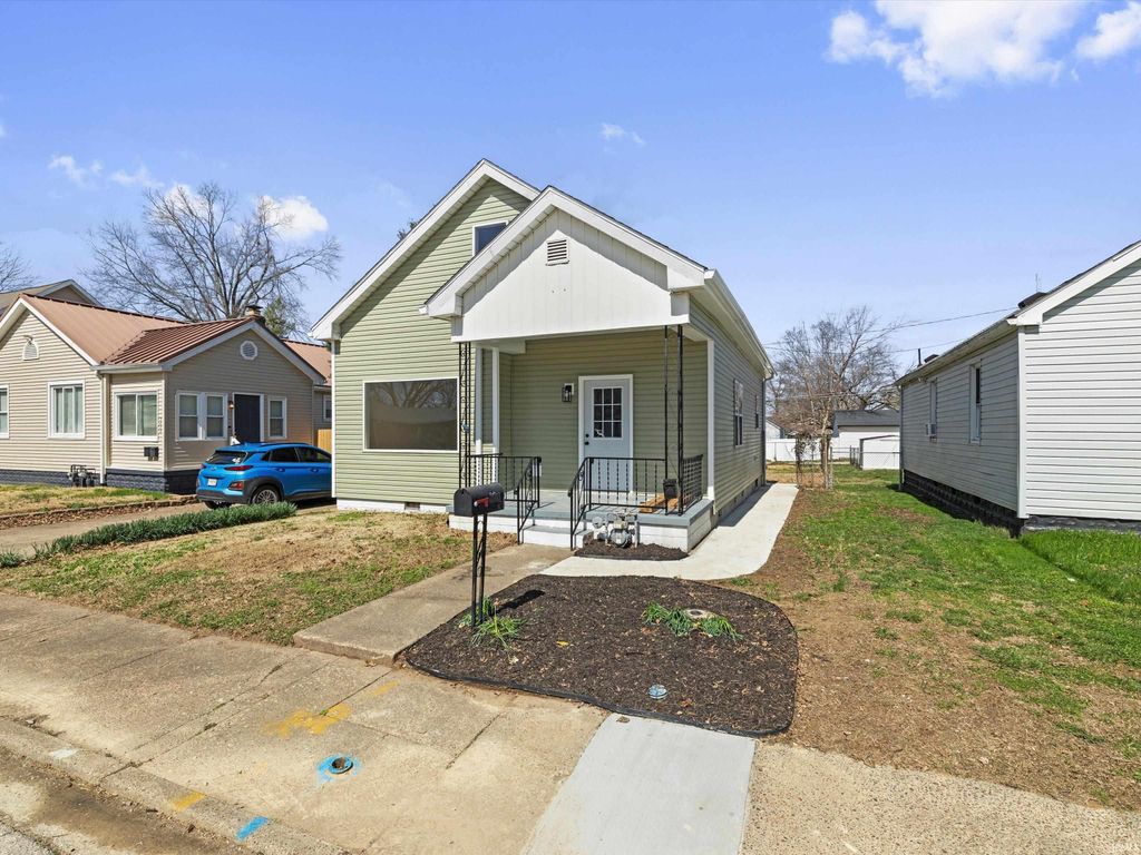 Photo of 3403 Austin Avenue, Evansville, IN 47712 (MLS # 202609074)