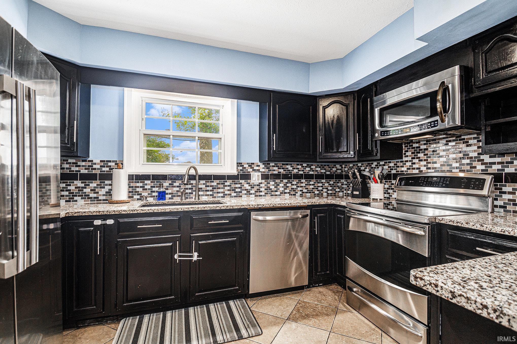 Elkhart, Indiana 46514, United States, 3 Bedrooms Bedrooms, ,2 BathroomsBathrooms,Residential,Active,173056