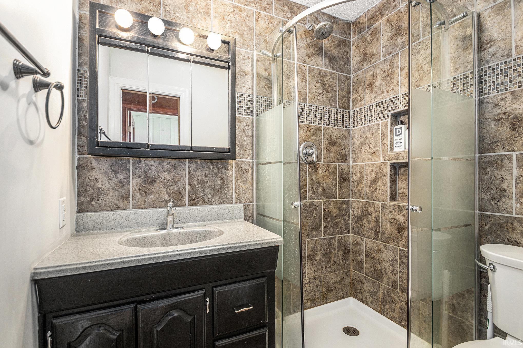 Elkhart, Indiana 46514, United States, 3 Bedrooms Bedrooms, ,2 BathroomsBathrooms,Residential,Active,173056