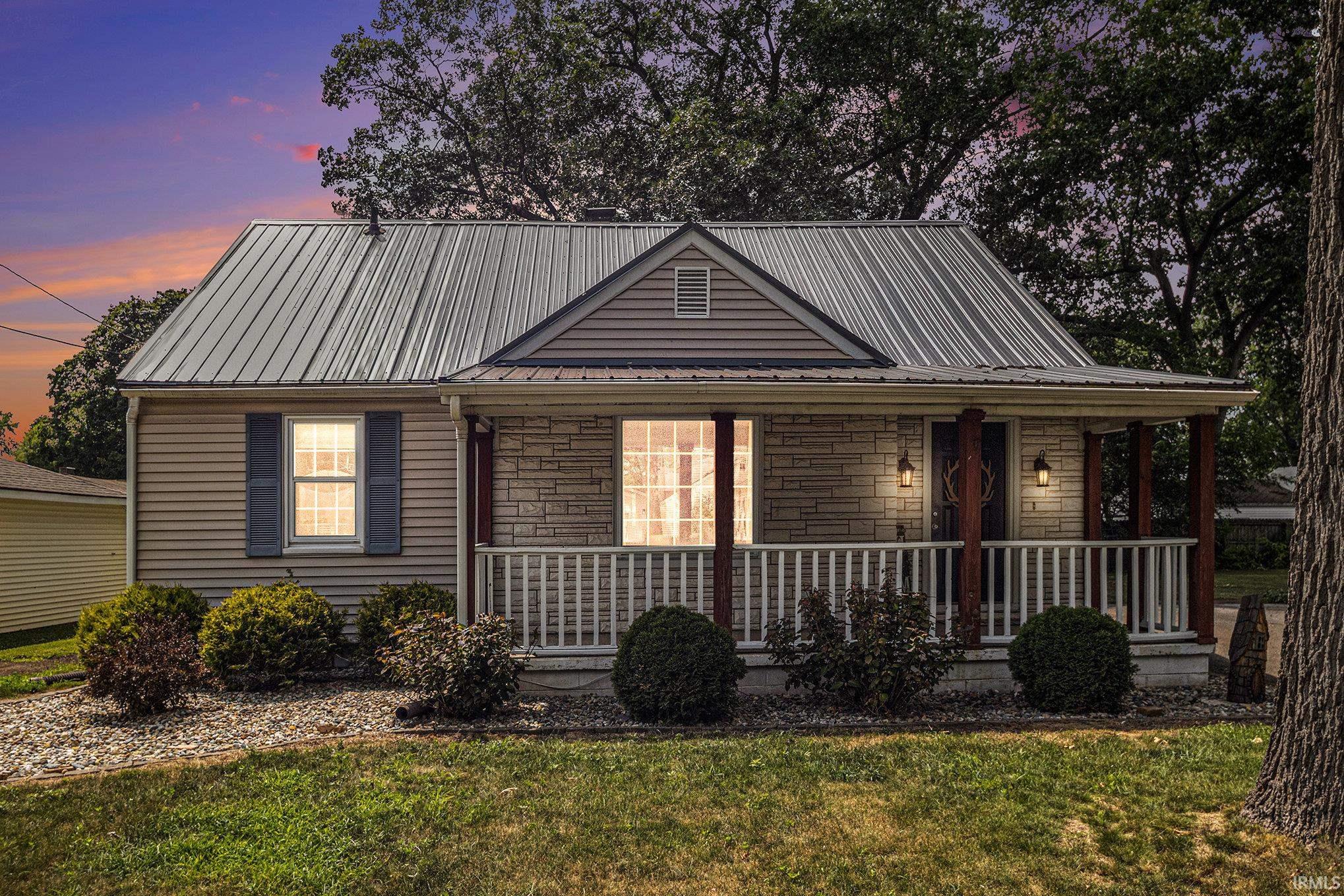 Elkhart, Indiana 46514, United States, 3 Bedrooms Bedrooms, ,2 BathroomsBathrooms,Residential,Active,173056