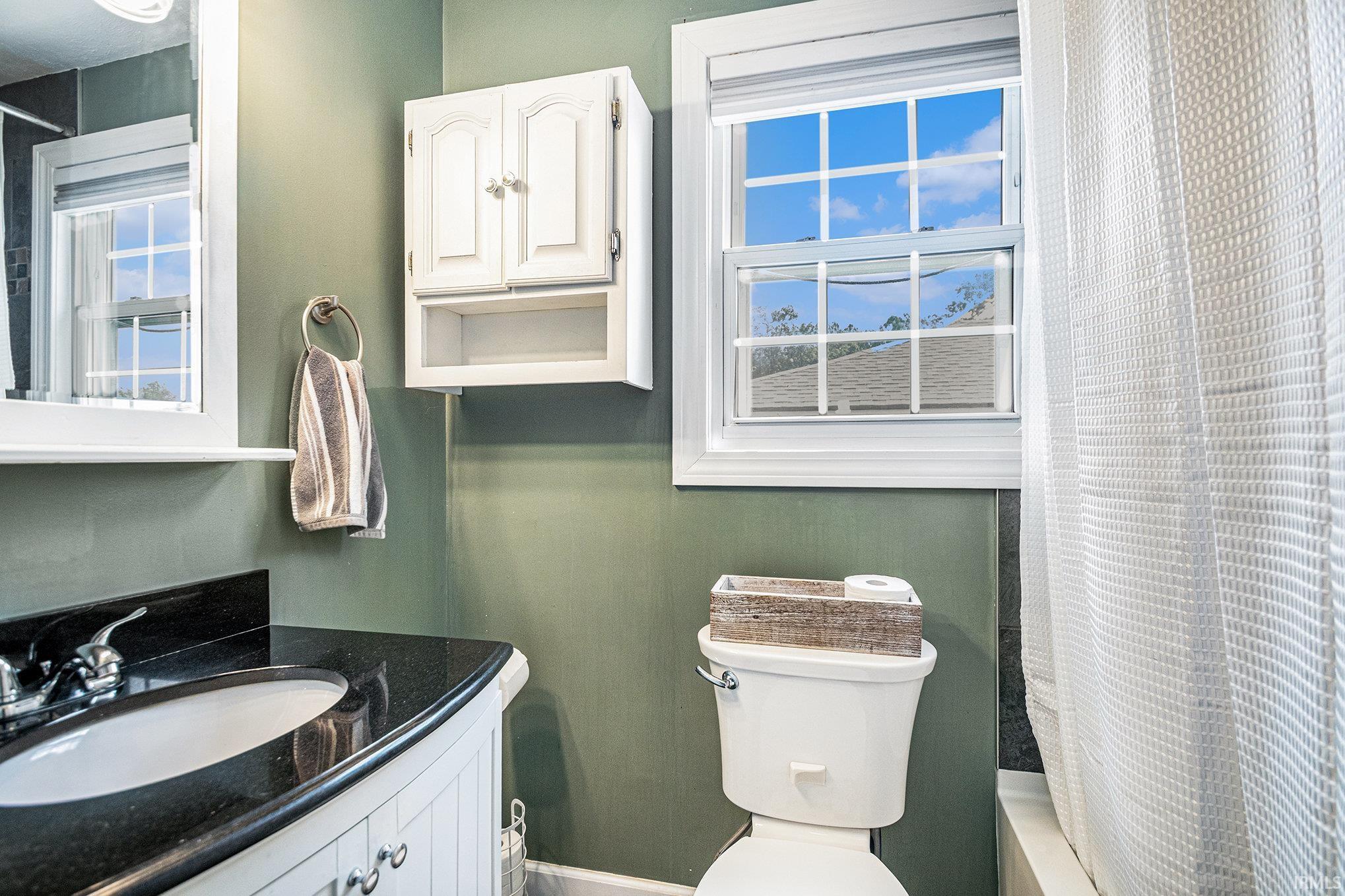 Elkhart, Indiana 46514, United States, 3 Bedrooms Bedrooms, ,2 BathroomsBathrooms,Residential,Active,173056