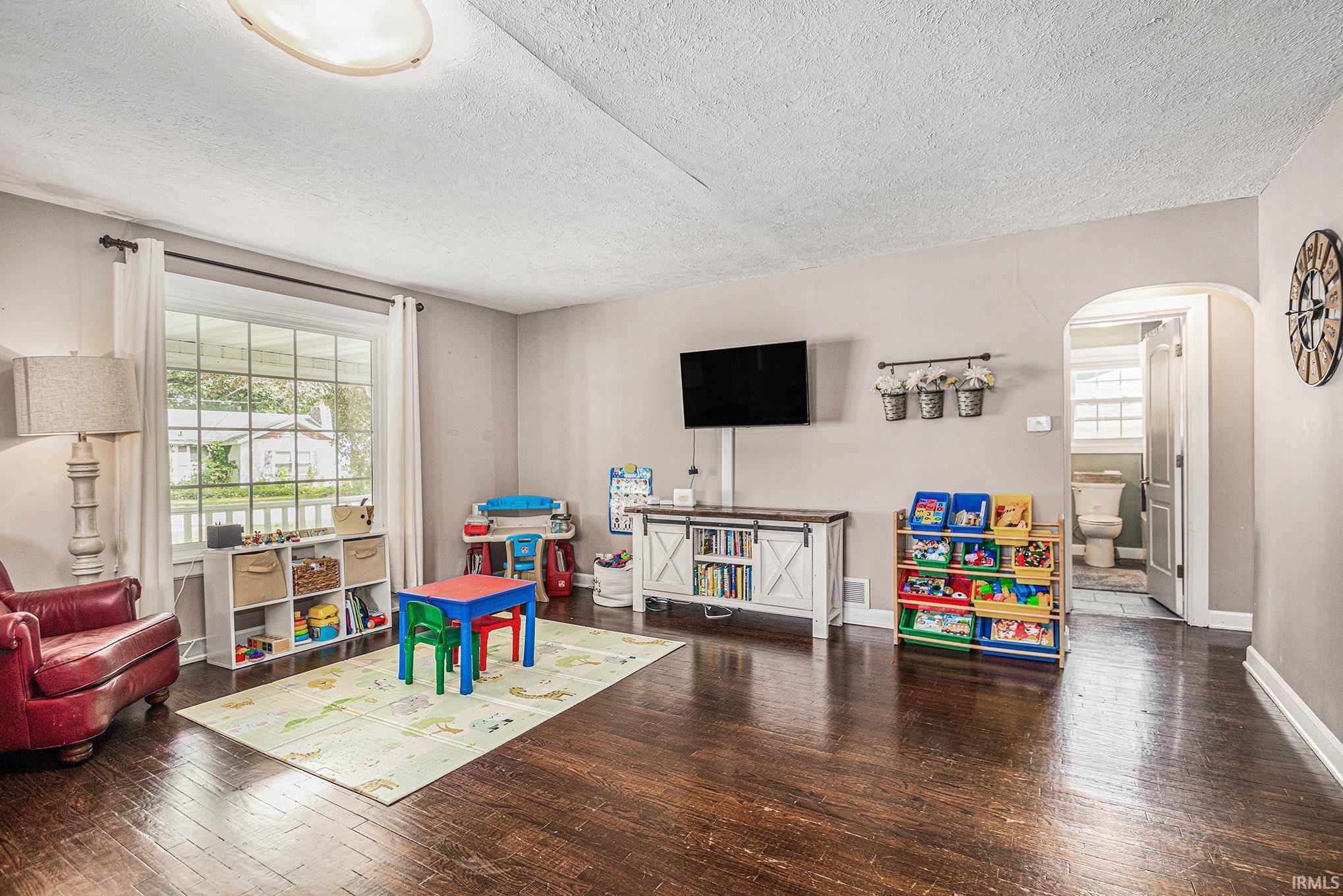 Elkhart, Indiana 46514, United States, 3 Bedrooms Bedrooms, ,2 BathroomsBathrooms,Residential,Active,173056