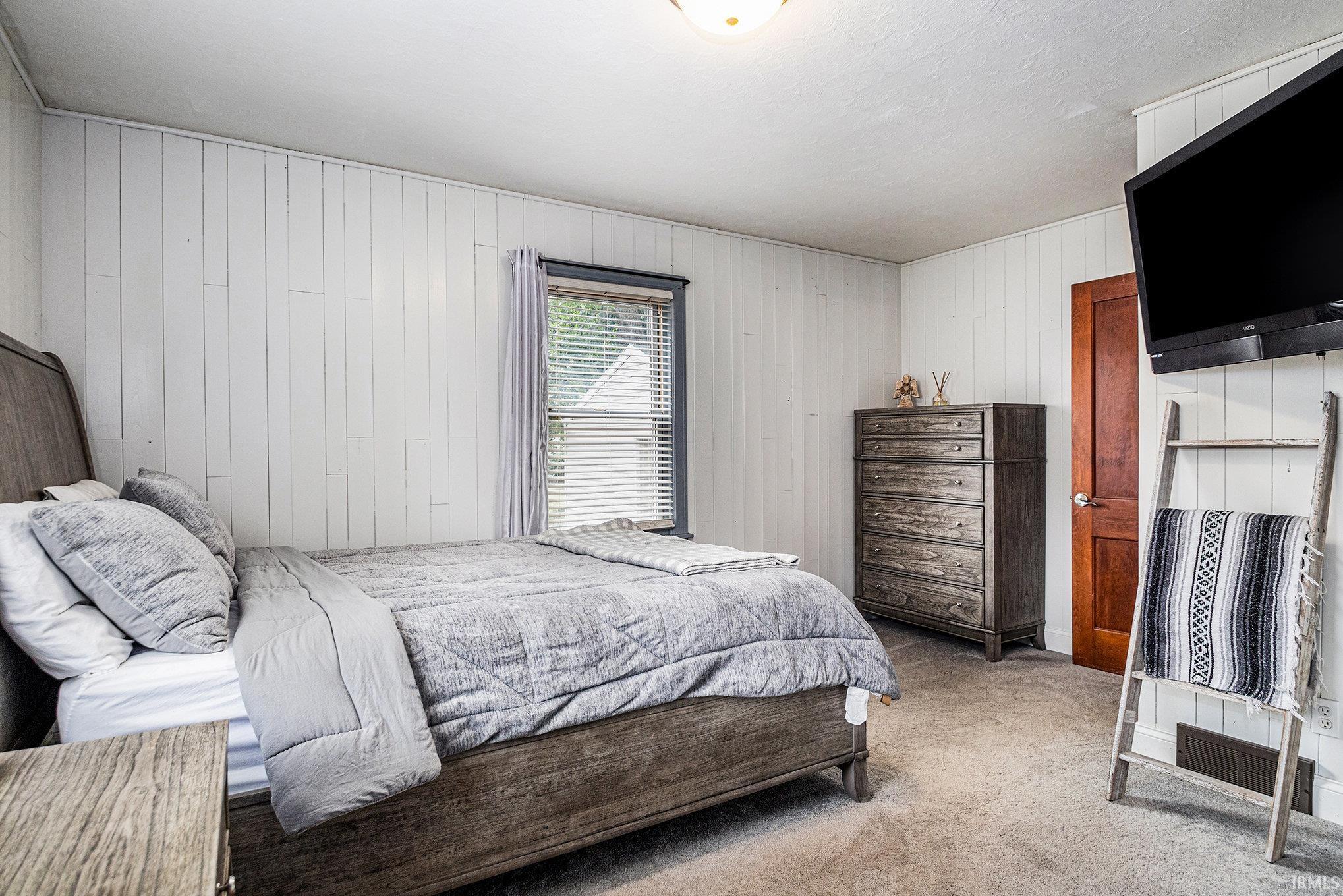 Elkhart, Indiana 46514, United States, 3 Bedrooms Bedrooms, ,2 BathroomsBathrooms,Residential,Active,173056