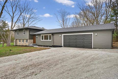 Photo of 13573 S 400 W Road, Kokomo, IN 46901 (MLS # 202611041)