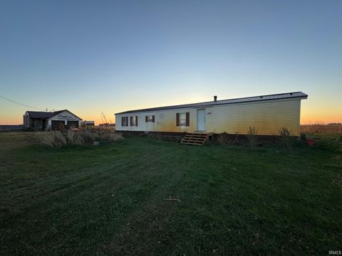 Photo of 8686 S 1100 West, Kewanna, IN 46939 (MLS # 202544927)