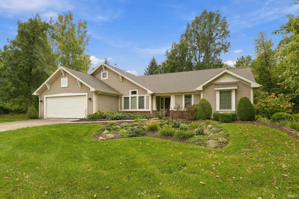 Photo of 9415 Craig's Cove, Fort Wayne, IN 46804 (MLS # 202642293)