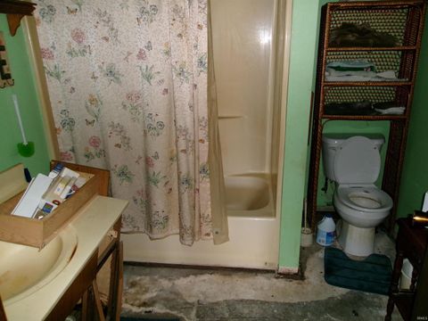 Tiny photo for 5691 S US Hwy 231 Highway, Bloomfield, IN 47424 (MLS # 202612666)