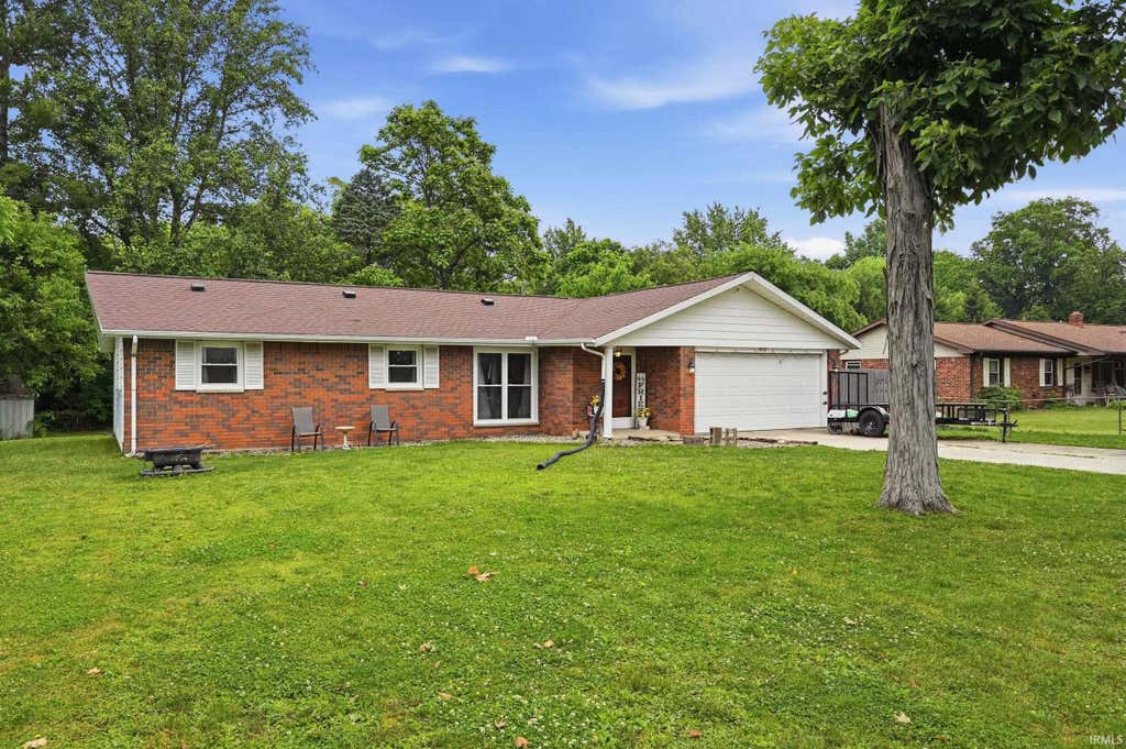 Photo of 7000 W Edgewood Drive, Yorktown, IN 47396 (MLS # 202622327)