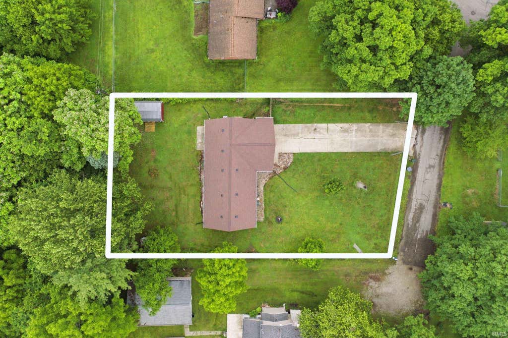 Photo of 7000 W Edgewood Drive, Yorktown, IN 47396 (MLS # 202622327)