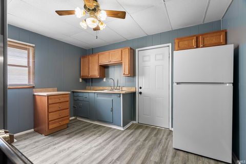 Tiny photo for 202 Wheatland Avenue, Logansport, IN 46947 (MLS # 202625182)