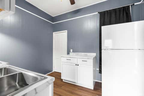 Tiny photo for 202 Wheatland Avenue, Logansport, IN 46947 (MLS # 202625182)