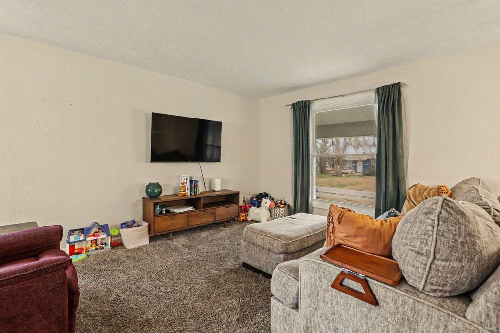 Photo of 2601 Stevens Avenue, Elkhart, IN 46517 (MLS # 202607917)