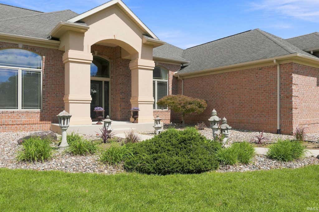 Photo of 29675 Lakefield Court, Elkhart, IN 46514 (MLS # 202635076)